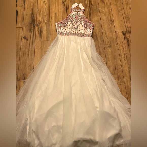 Blondie Nites Dresses & Skirts - Blondie Nites White Ruffled Party Cocktail Dress Juniors Size 11 Prom Dress